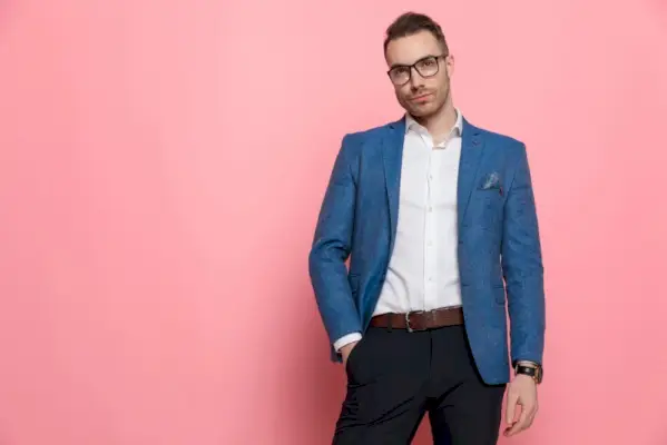 homem inteligente casual blazer camisa calças