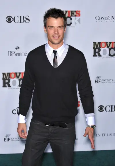 Années 2000 Mode Hommes Métrosexuel Col V Pull Chemise Cravate Josh Duhamel