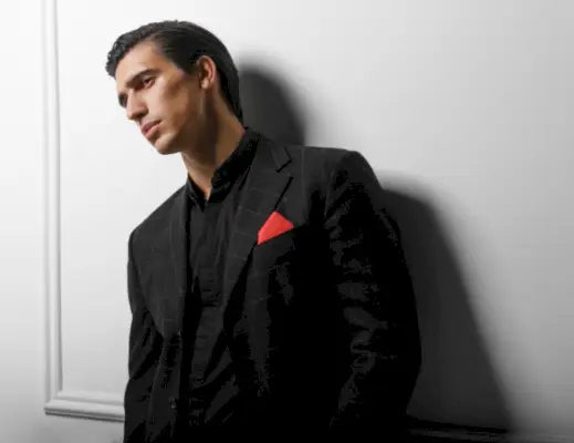 Funeral Attire Costume noir pour homme Pochette de costume rouge