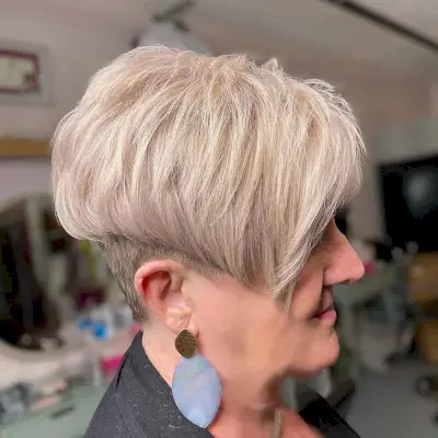 Boyish short hair undercut hairstyle