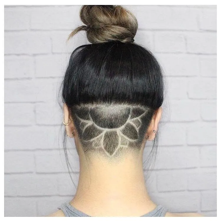 Fabelaktig Lotus Flower Design on Undercut' title=