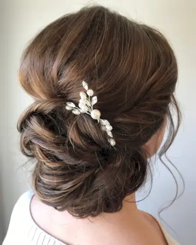 Simple & Romantic hairstyle