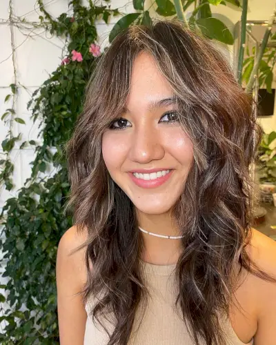 Middle Parted Wolf Hair with Wavy Layers