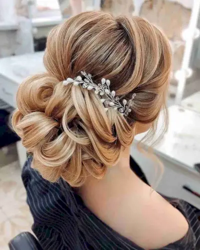 Stunning Wedding Updo for Long Hair