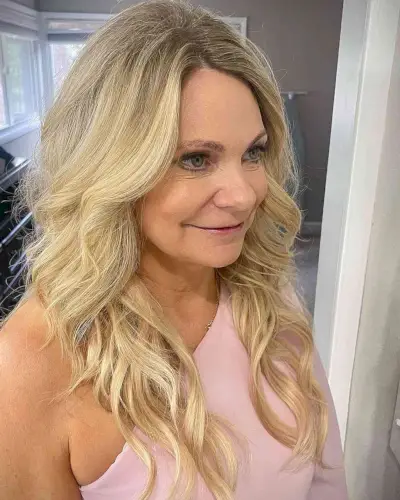 Casually Coiffed Mother of the Bride Style