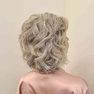 Easy waves mother of the bride hairstyle