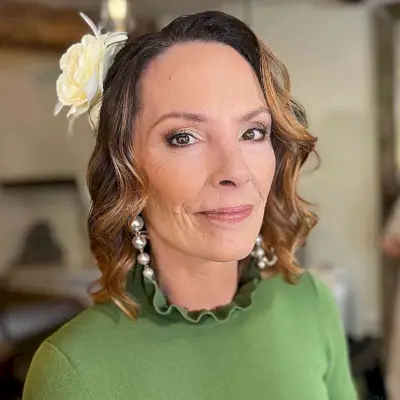 Medium Waves with Flower Hair Pin for Mothers of the Groom