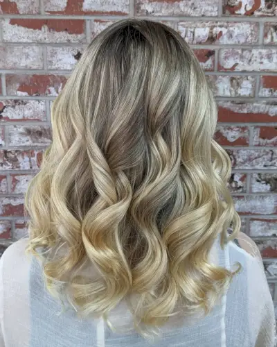 Stylish Loose Curls For Thin Haired Bridesmaids