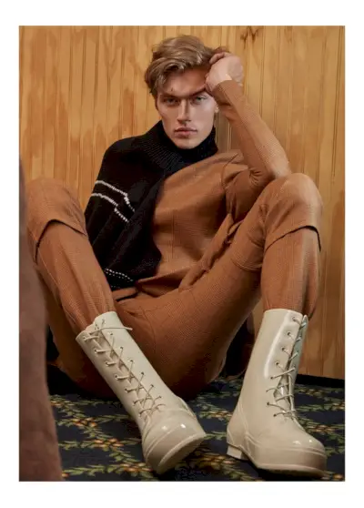 Lucky Blue Smith spelar huvudrollen i en ny omslagsberättelse för Vogue Man Arabia.
