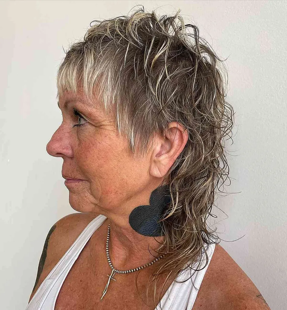 Piece-y Wolf Cut Mulet pour femmes de plus de 60 ans' title=