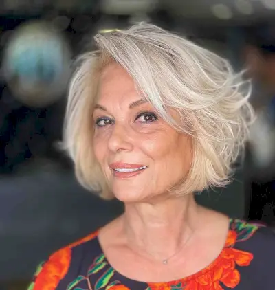 50 lieliskas rindkopas, sievietes, kas vecākas par 60 gadiem 2024. gadā