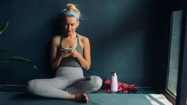 Esta nova caixa de assinatura é como ter um comprador pessoal - para roupas de ioga