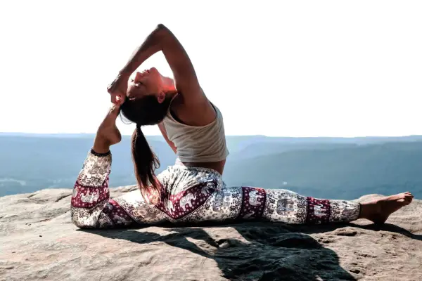 Kup te spodnie jogi, pomóż uratować słonie